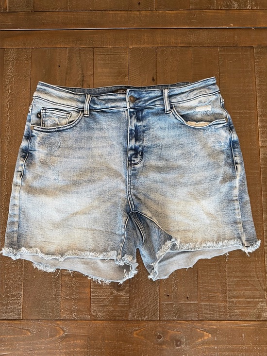 Judy Blue Pants - Judy Blue Light Wash Distresses Denim Shorts 1XL